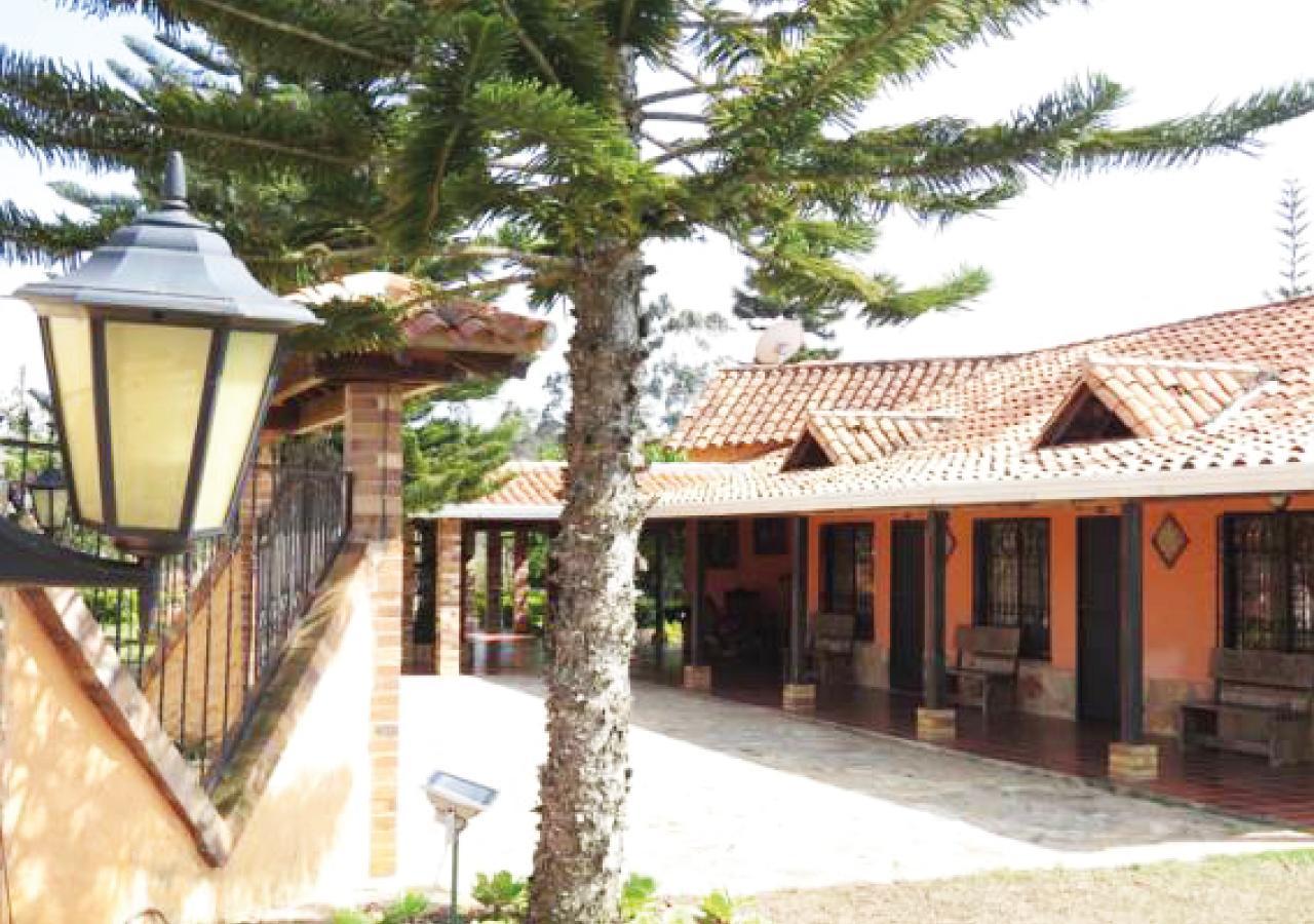 Hotel Cristo Rey Campestre Los Santos  Extérieur photo